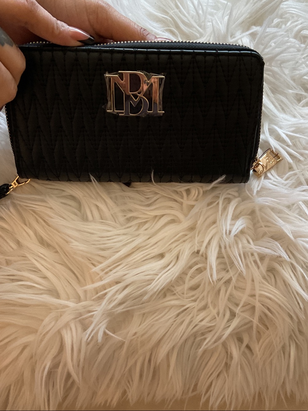 Badgley Mischka Black Quilted Wristlet with Gold Hardware - Picture 5 of 7